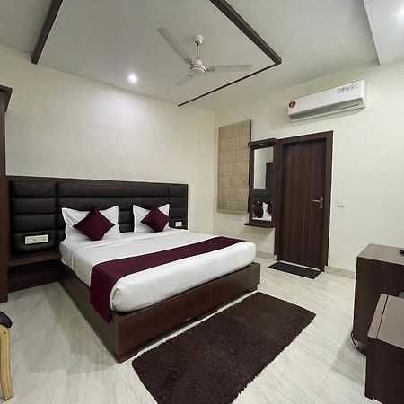 Hotel Opal Courtyard Агра Екстер'єр фото