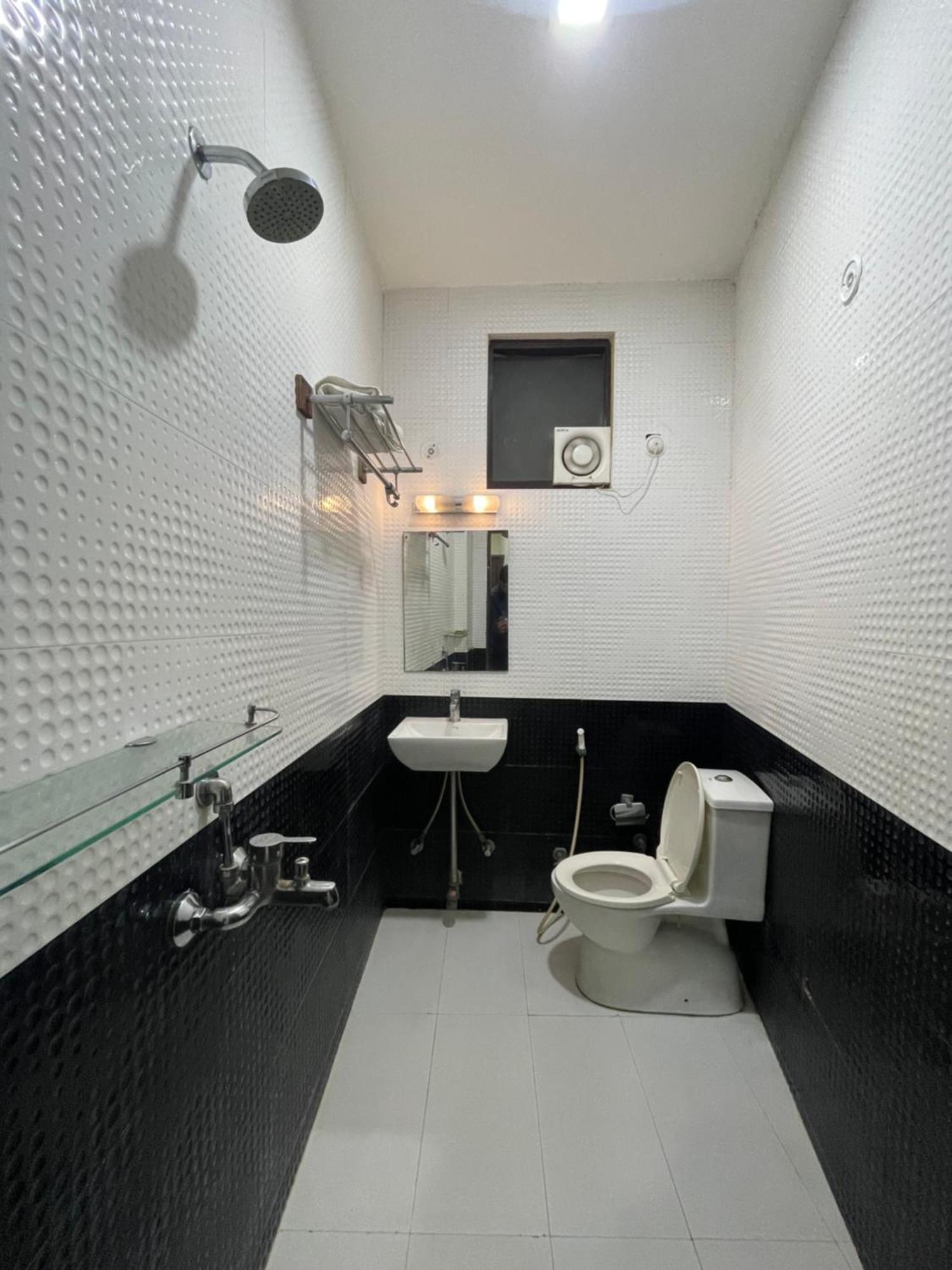 Hotel Opal Courtyard Агра Екстер'єр фото