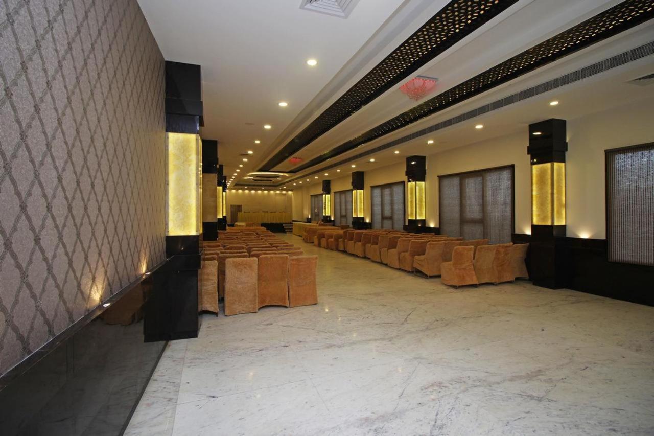 Hotel Opal Courtyard Агра Екстер'єр фото
