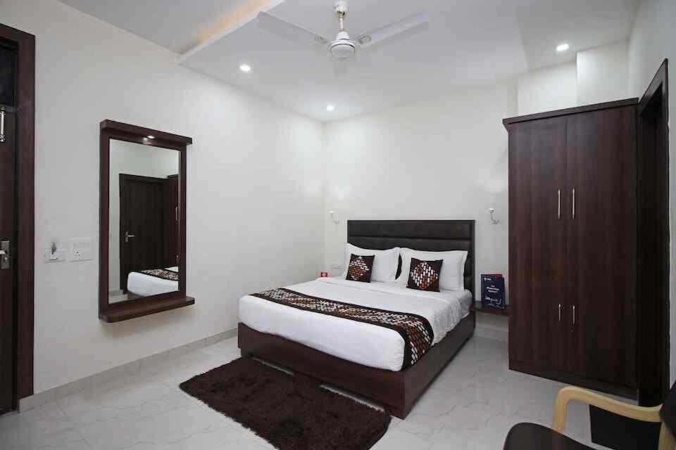 Hotel Opal Courtyard Агра Екстер'єр фото