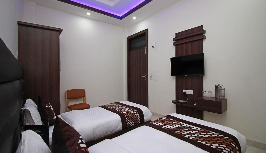 Hotel Opal Courtyard Агра Екстер'єр фото