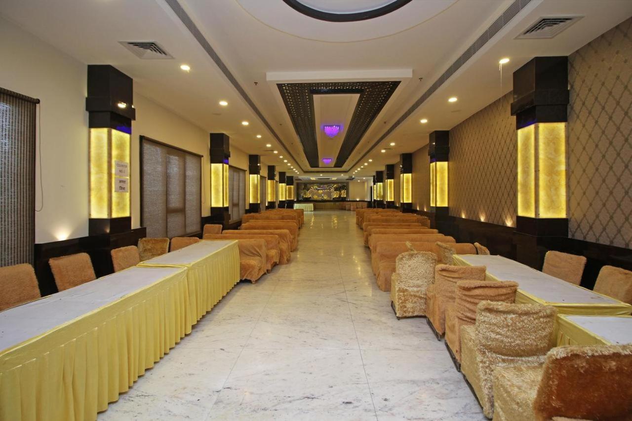 Hotel Opal Courtyard Агра Екстер'єр фото